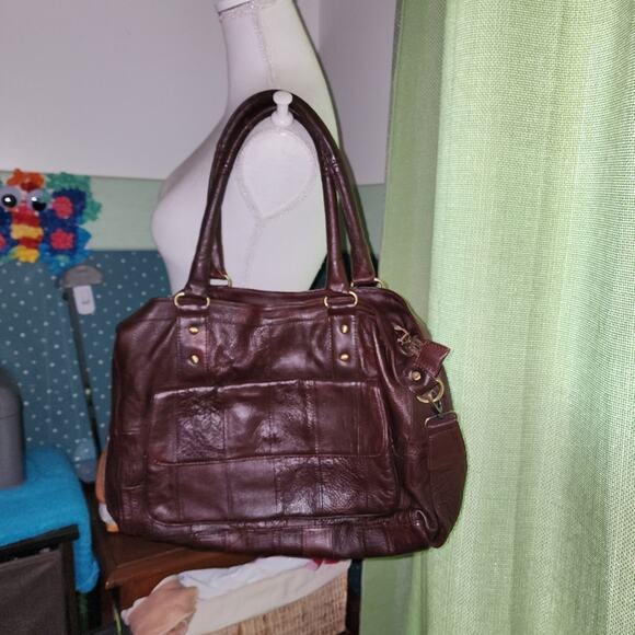 AUTHENTIC LEATHER EUC 100% LEATHER SHOULDER BAG - Picture 1 of 8